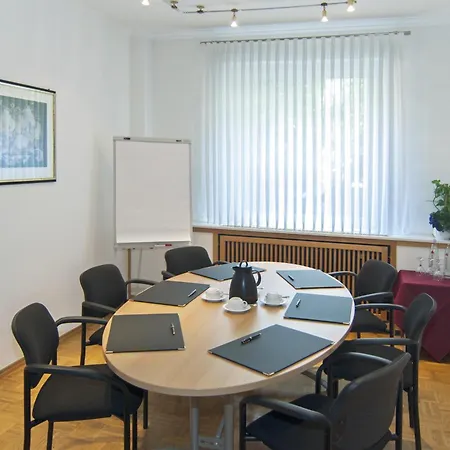 안 데어 필하모니 호텔 4*