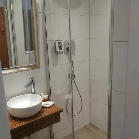 An Der Philharmonie 4*