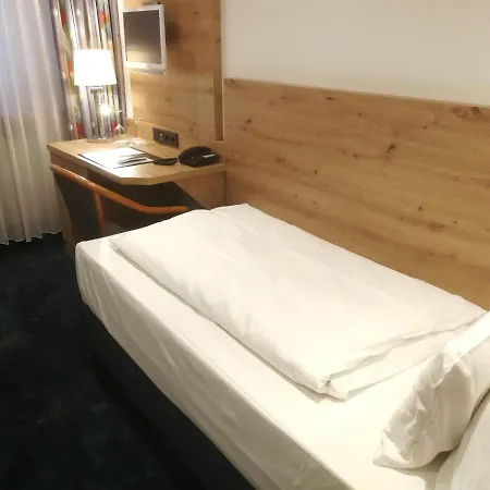 An Der Philharmonie 4*