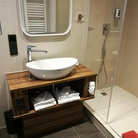 An Der Philharmonie 4*