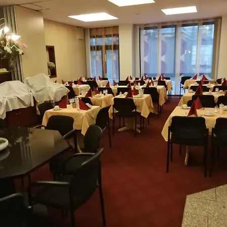 An Der Philharmonie 4*