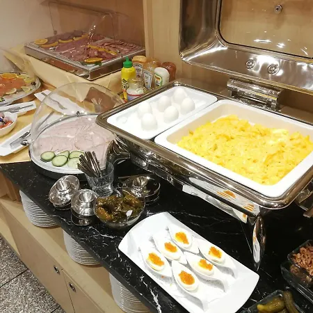 An Der Philharmonie 4*